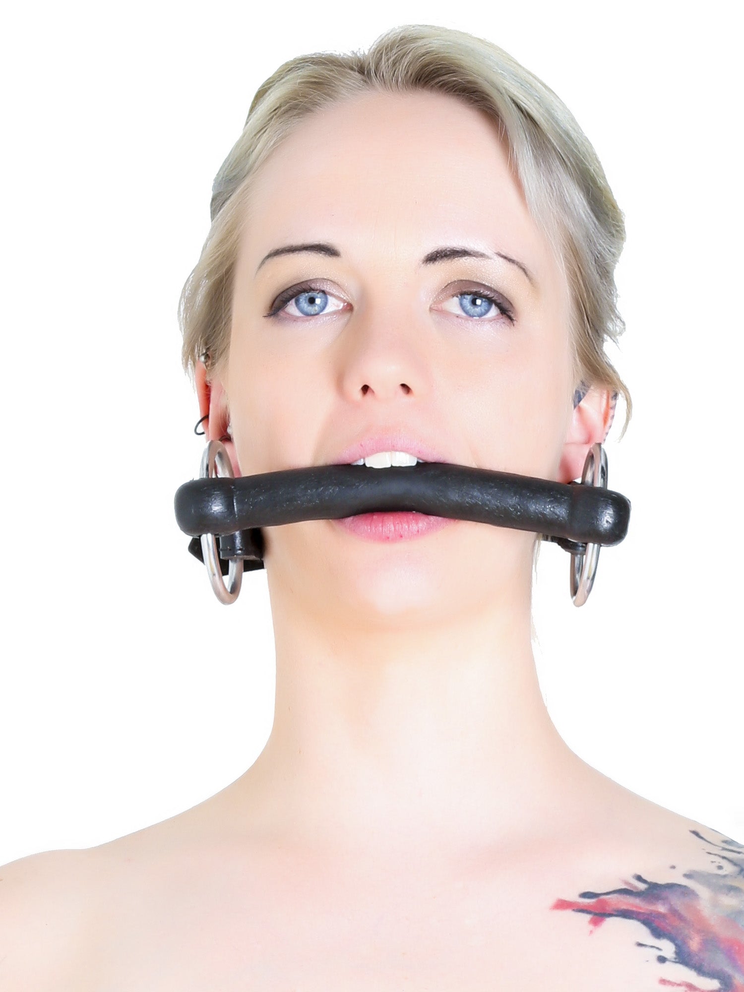 Kichkina siklar eshakdagi ayolni sikishadi Dominik bilan porno video